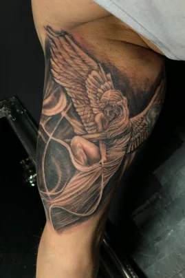 Realistic Tattoo Engel Black and Grey Tattoos Köln Tatöwierer Tattoo Studio Art MF