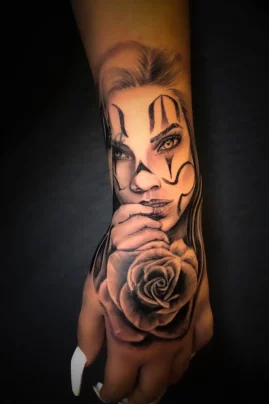 Realistic Tattoo Frauengesicht Chicano Black and Grey Tattoos Köln Tätowierer Tattoo Studio Art MF